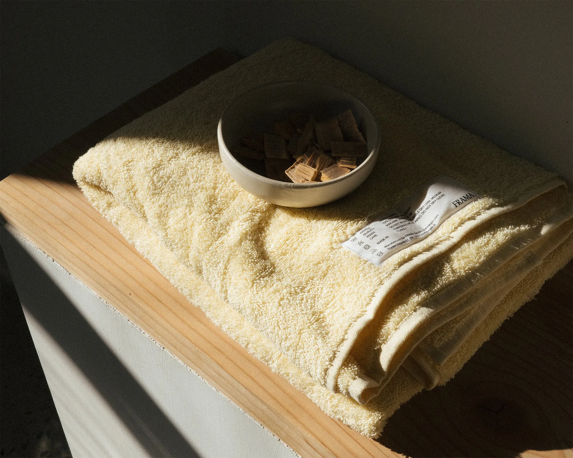 Heavy Towel | Pale Yellow | Bath Sheet