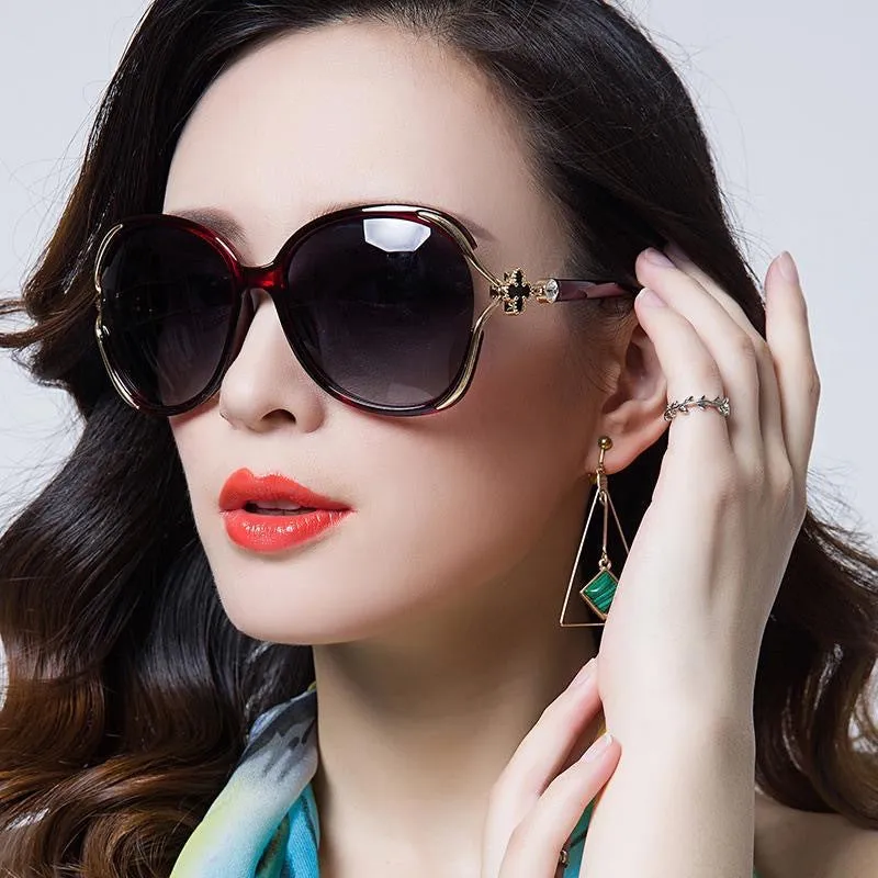 Women's polarized sunglasses, new four-leaf clover sunglasses with diamonds, fashionable large-frame glasses for women with round faces, retro.